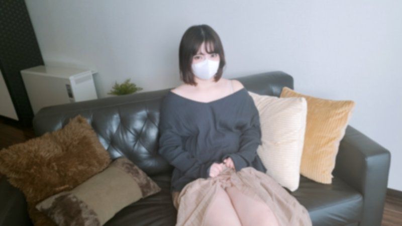 【无修正・完全素人】前运动员是性慾强烈的结婚两年的可爱31岁妻子！喜欢害羞的内裤也湿透了，阴道也舔得干干净净，巨根让她真正高潮！