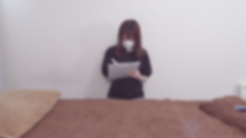 【无修正/无套中出】皮肤雪白可爱的JD又来了。这么美丽的肌肤，而且比以前更瘦，害羞的感觉让人兴奋不已。